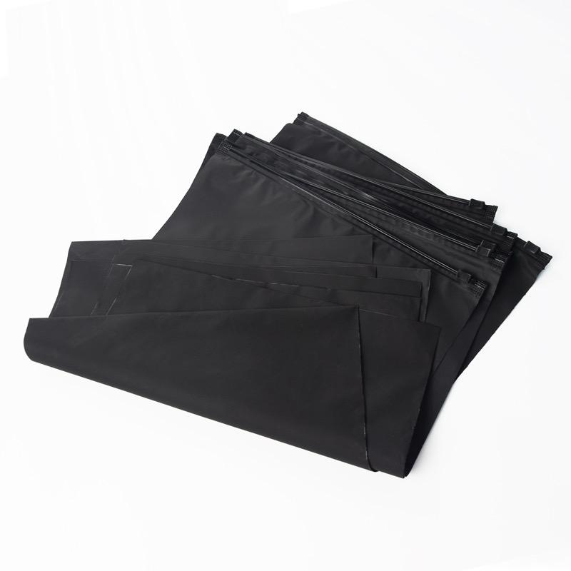 Pack de 50 Bolsa Zipper Negra Mate de 25 cm x 35 cm